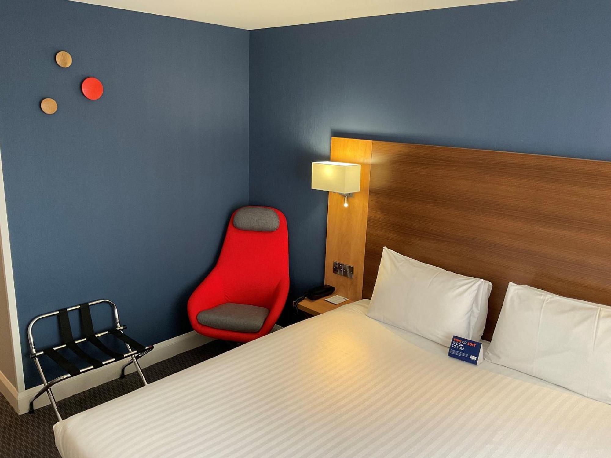 Express By Ihg Hotel