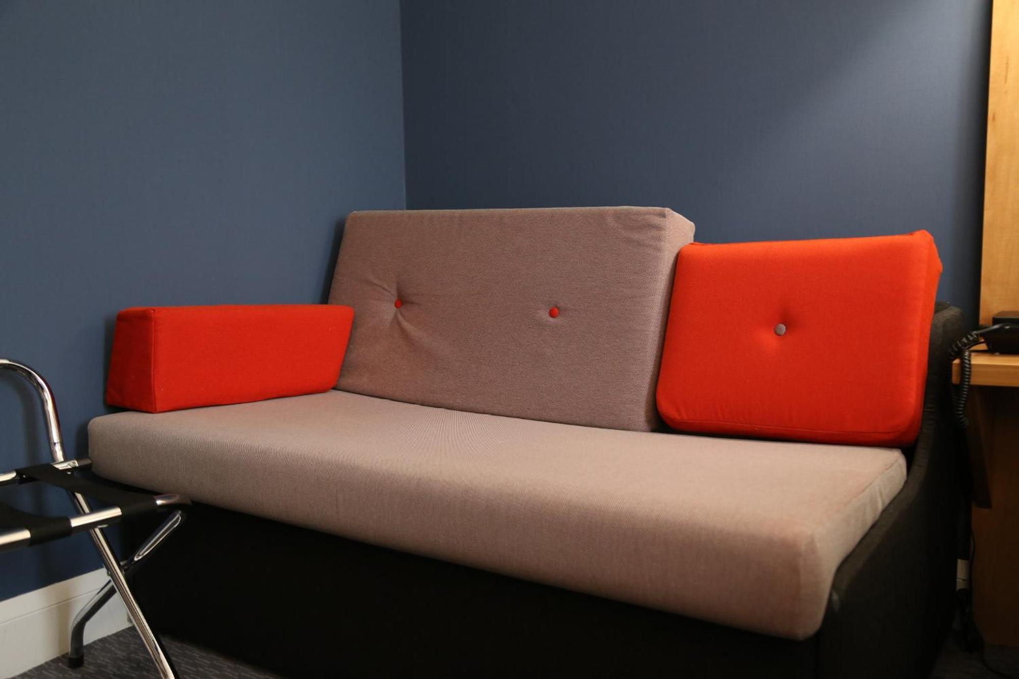 Express By Ihg Hotel 3*
