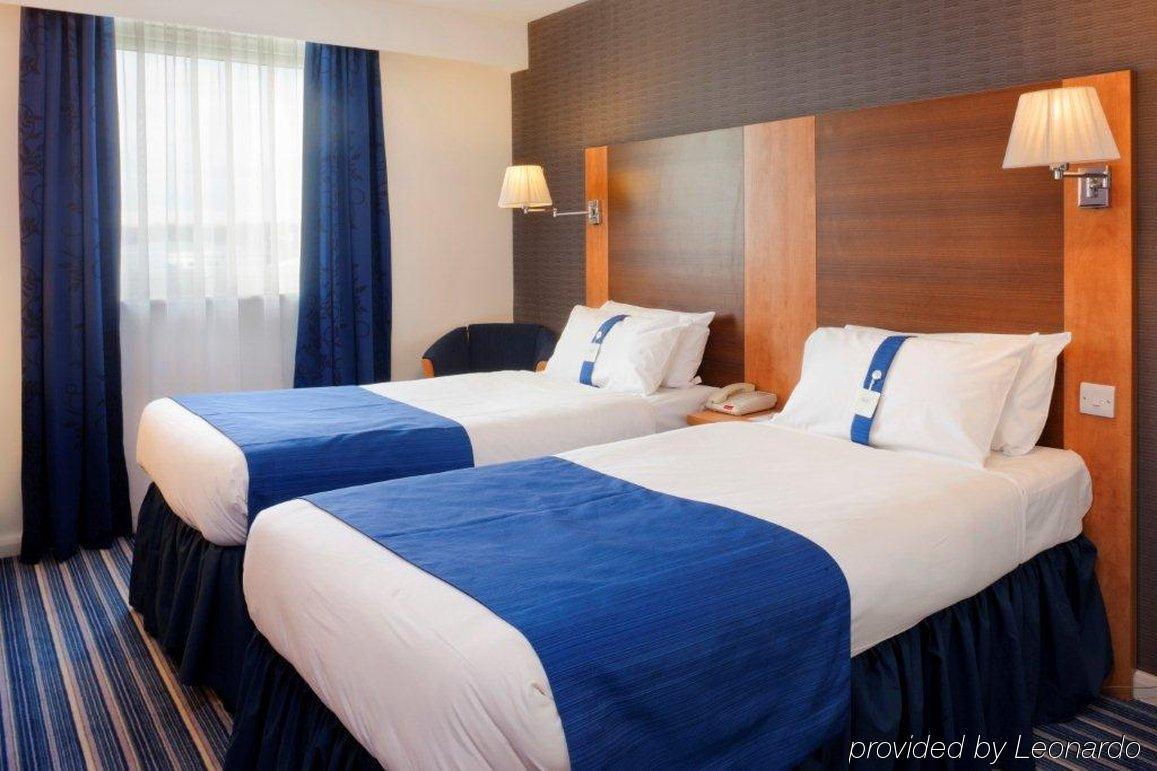 Express By Ihg Hotel 3*