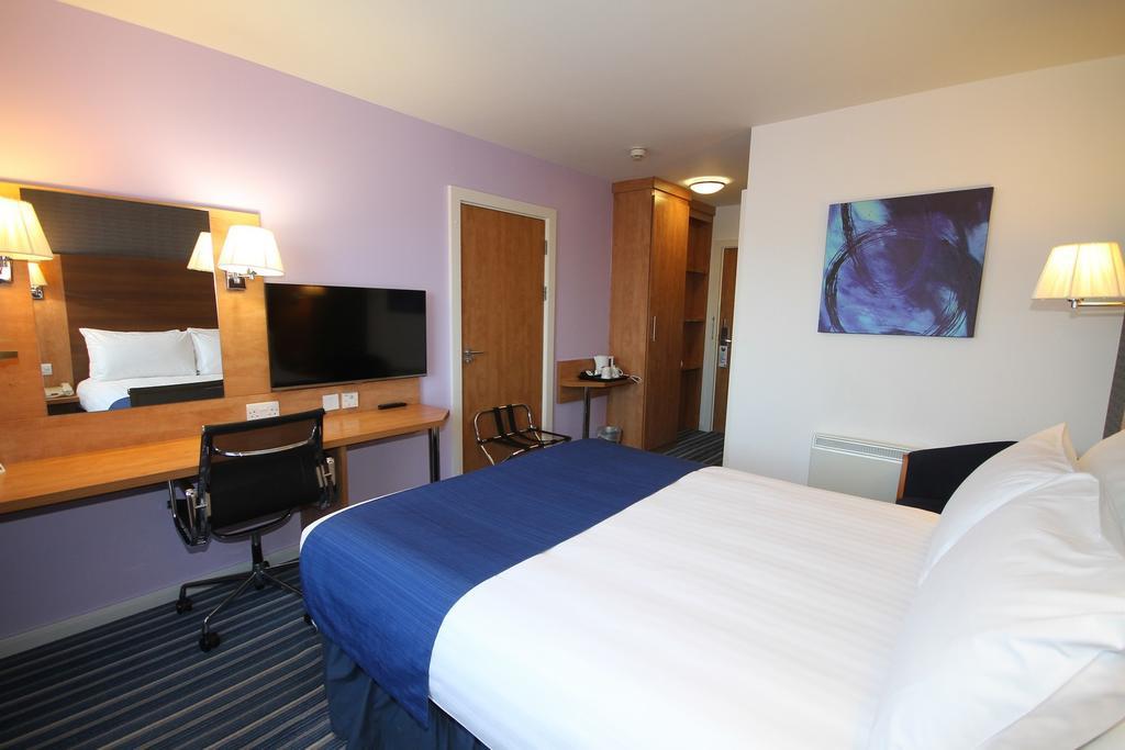 Express By Ihg Hotel 3*